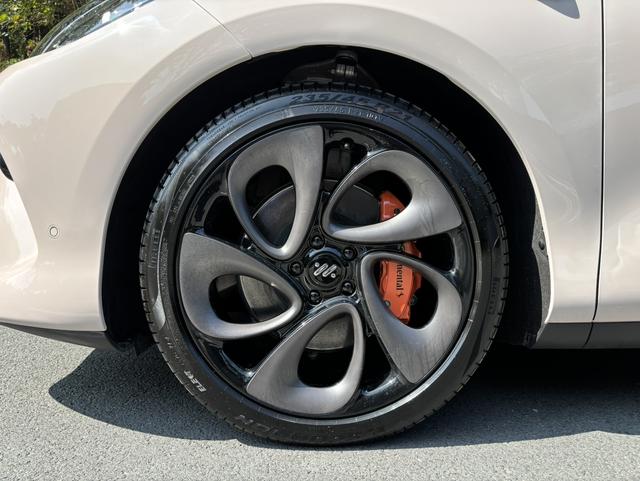 Pre-Owned IM LS6 2025 Long-Range Lizard Intelligent Enjoyment Version