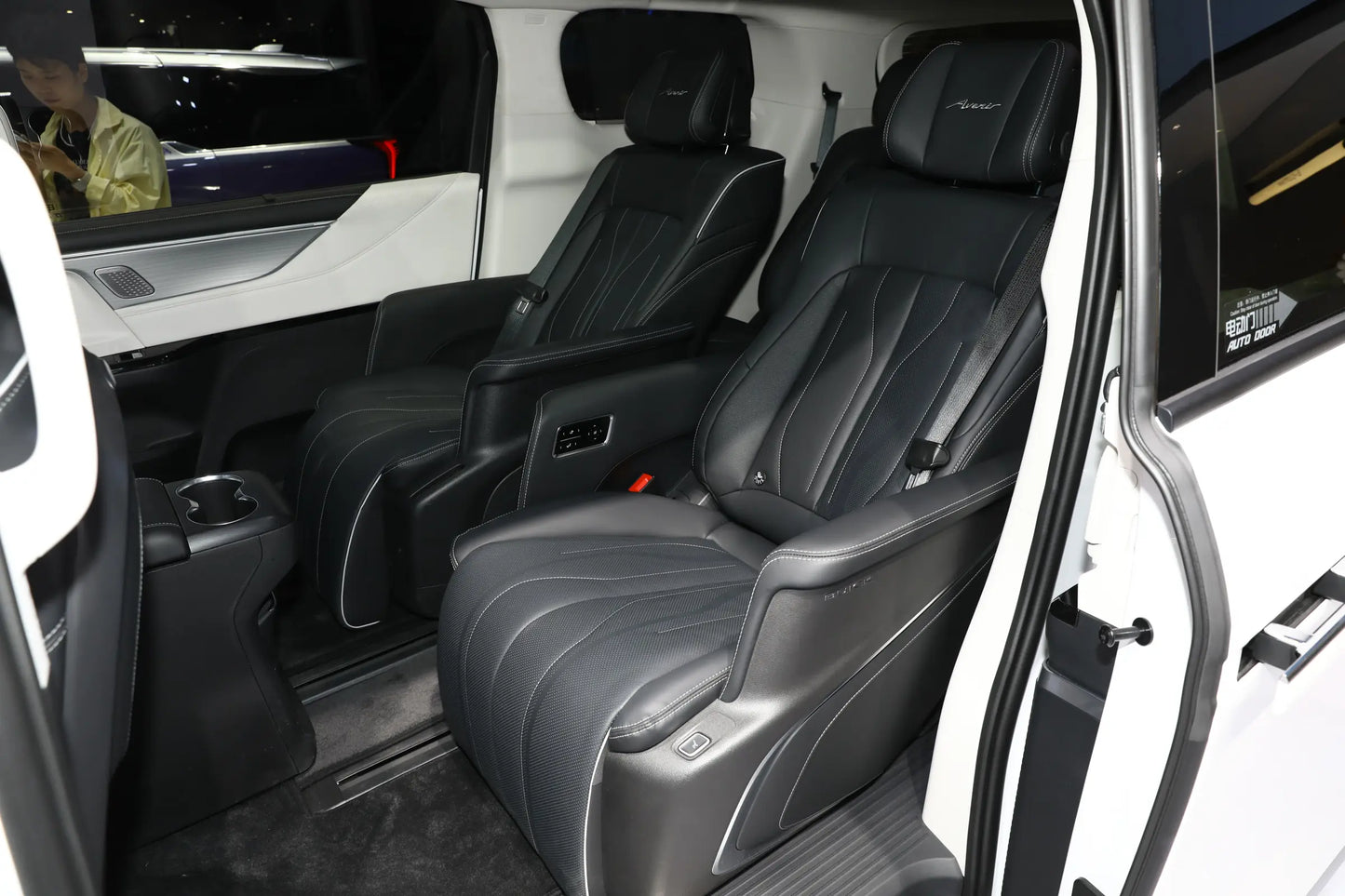 SAIC-GM Buick Buick GL8 -Hybrid PHEV