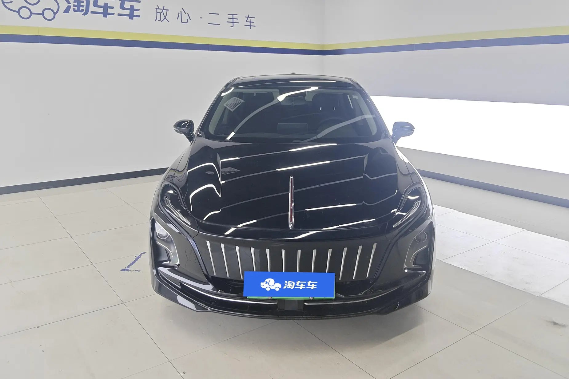 Certificated Pre-Owned Hongqi E-QM5 2022 Edition Charging 431km Enjoyment Version 5-Seater -u22568412