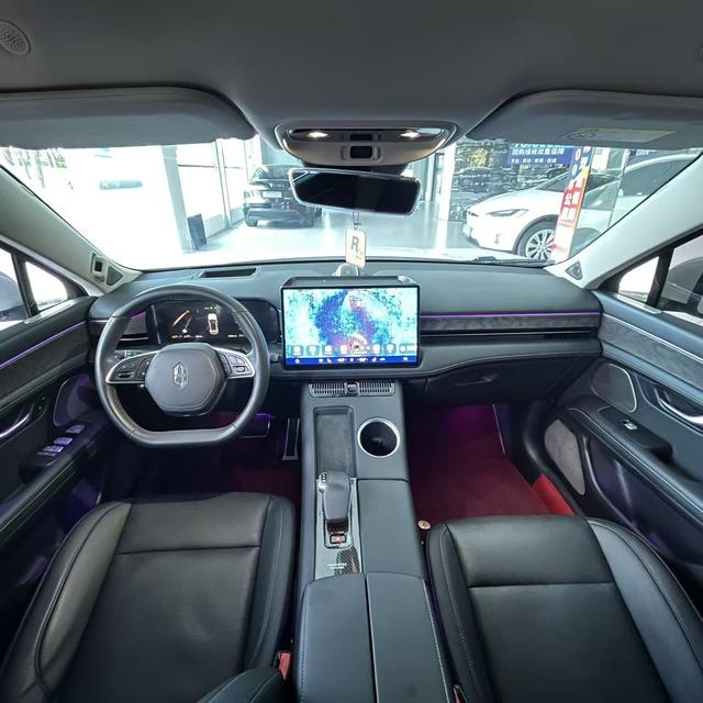 Certificated Pre-Owned Wenjie M5 2022 Extended-Range Four-Wheel Drive Ultimate Edition -u22408398