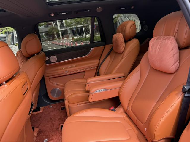 Pre - Owned 2025 AITO M9 Extended - Range Ultra Six - Seat Edition