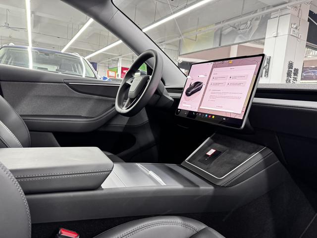 Certificated Pre-Owned Tesla Model Y 2025 Rear-Wheel Drive Version -u22101109