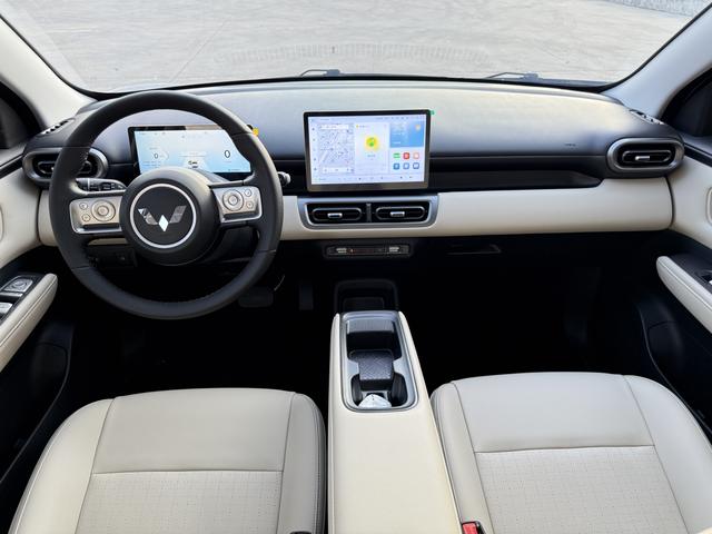 Certificated Pre-Owned SAIC-GM-Wuling Bingo PLUS 2024 Edition 401km Five-Seater Version