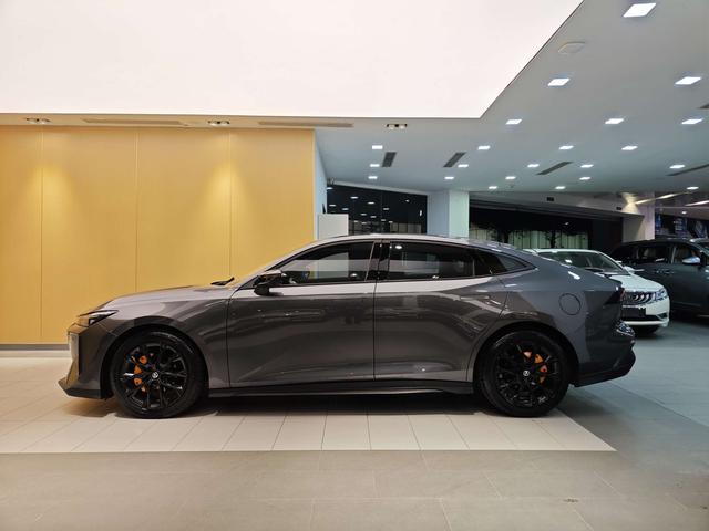 Certificated Used Changan UNI-V 2024 1.5T Zunxiang Type