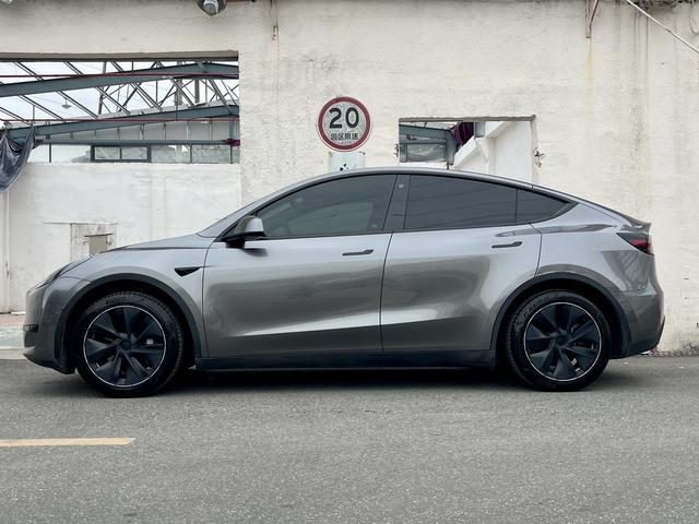 Pre-Owned Tesla Model Y 2022 Facelift Rear-Wheel Drive Version