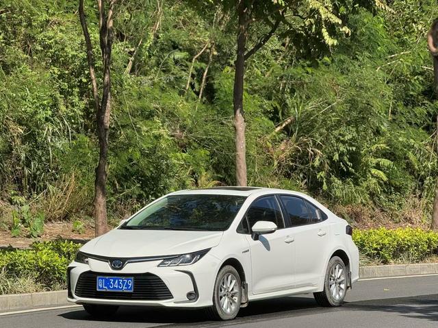 Certificated Pre-Owned FAW Toyota Corolla 2021 Dual Engine 1.8L E-CVT Elite Edition -u21535068
