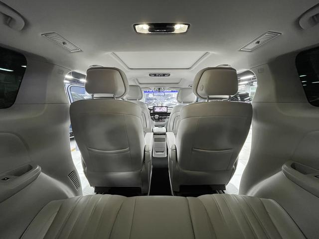 Certificated Pre-Owned Roewe iMAX8 EV 2022 First-Class Platinum Edition -u22532196