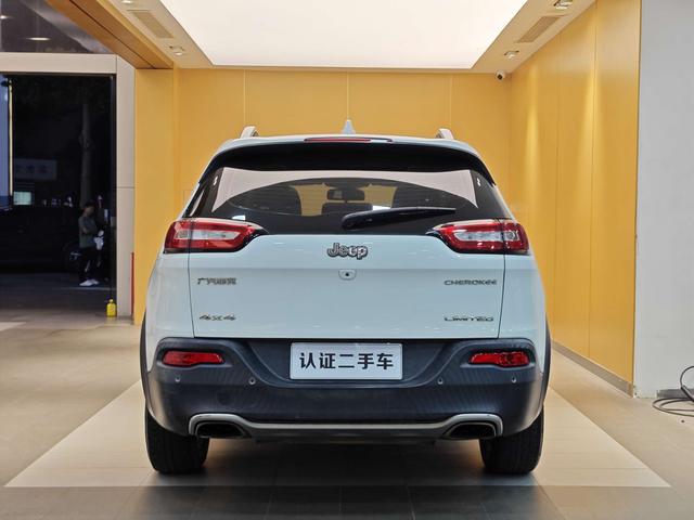 Certificated Pre-Owned Jeep Cherokee 2017 2.4L Leading Edition Smart Package - u22437483