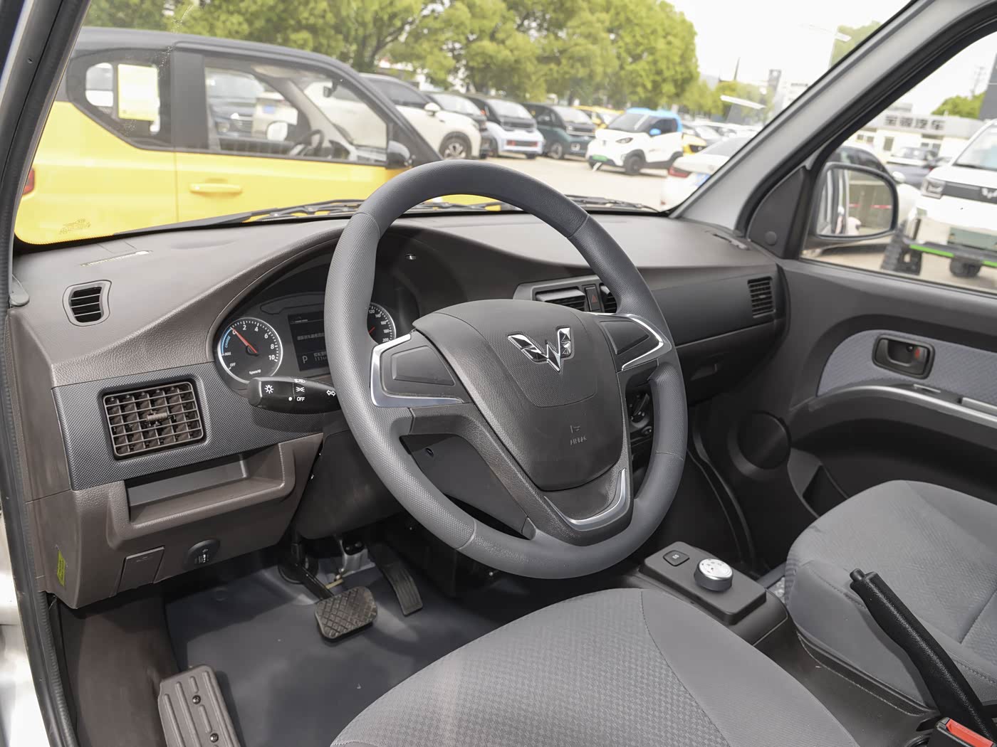 SAIC-GM-Wuling Wuling Rongguang EV