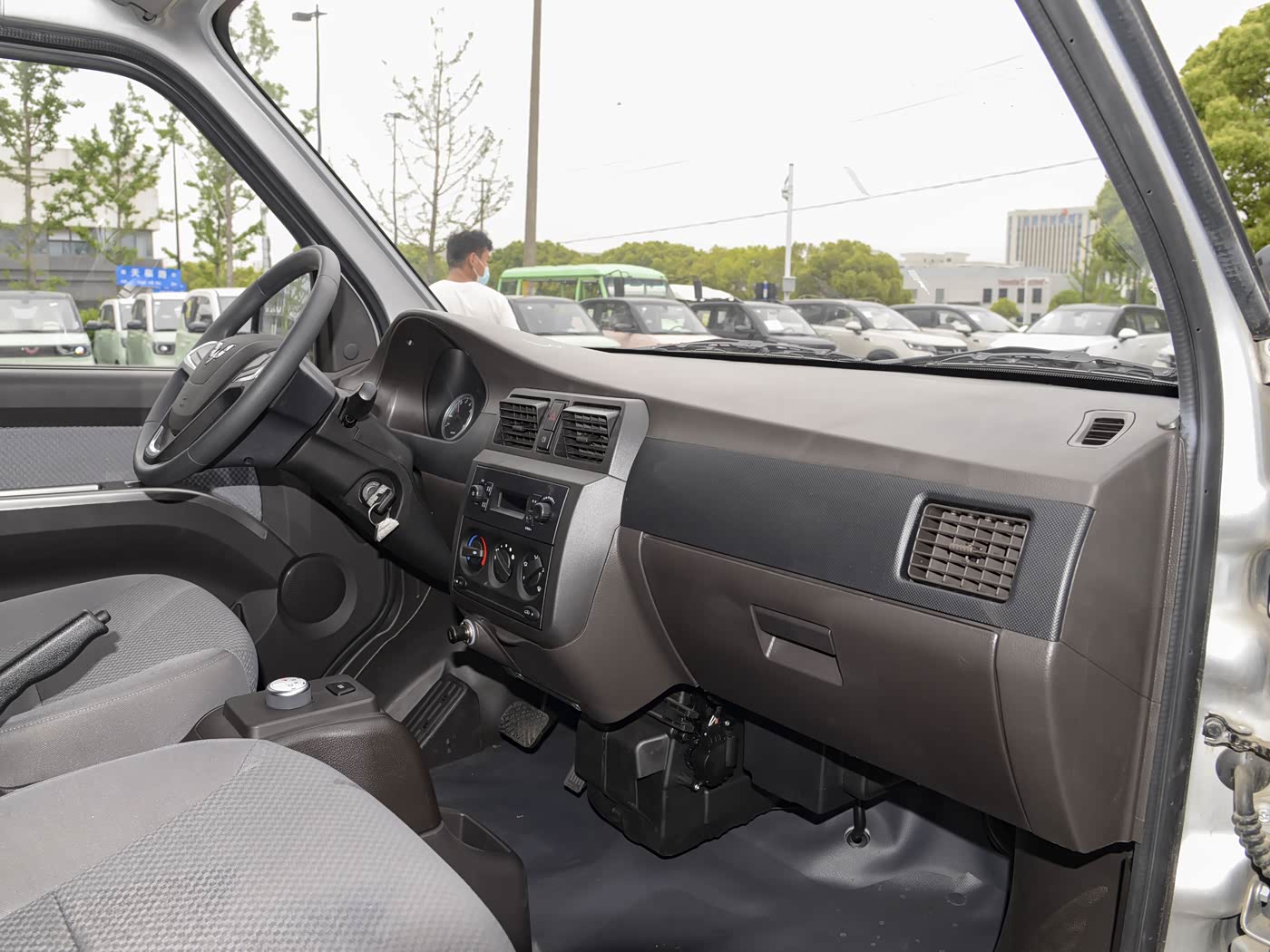 SAIC-GM-Wuling Wuling Rongguang EV