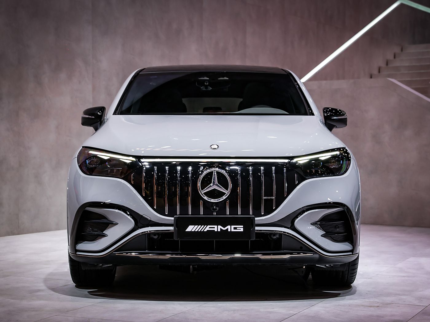 Mercedes-AMG Benz EQE SUV AMG