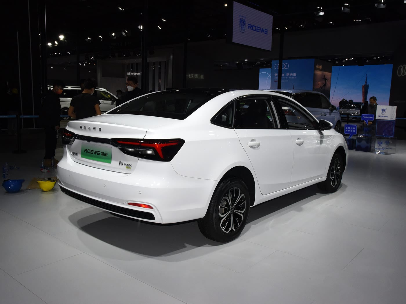 SAIC Motor Roewe i6 MAX EV