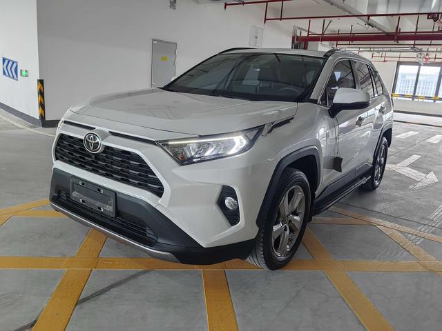 Certificated Pre-Owned RAV4 Rongfang 2021 2.0L CVT Four-wheel Drive Fashion Plus Edition - u22232164