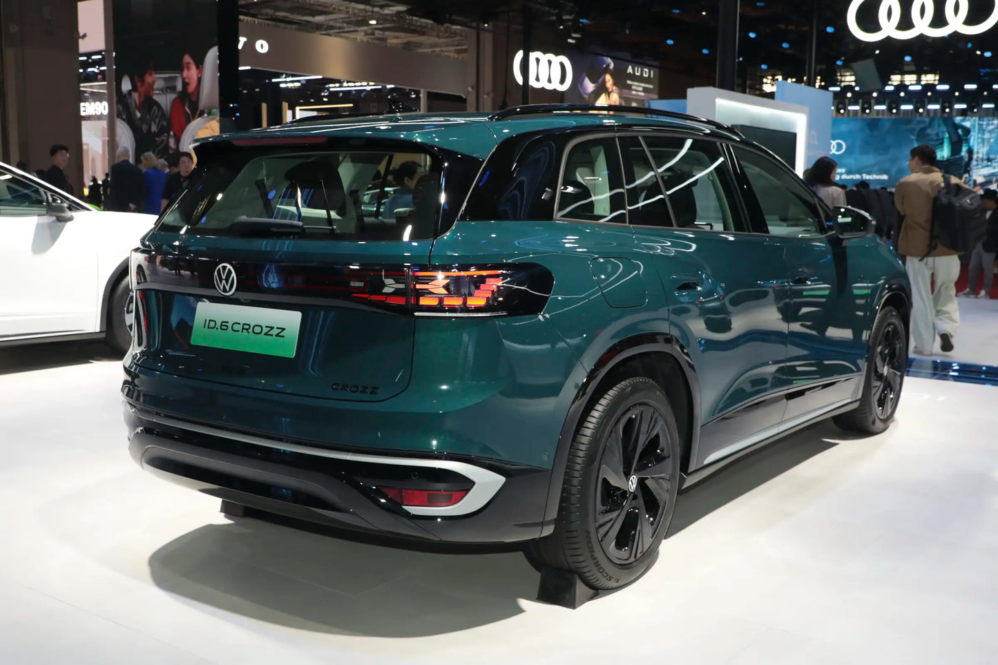 FAW-Volkswagen ID.6 CROZZ