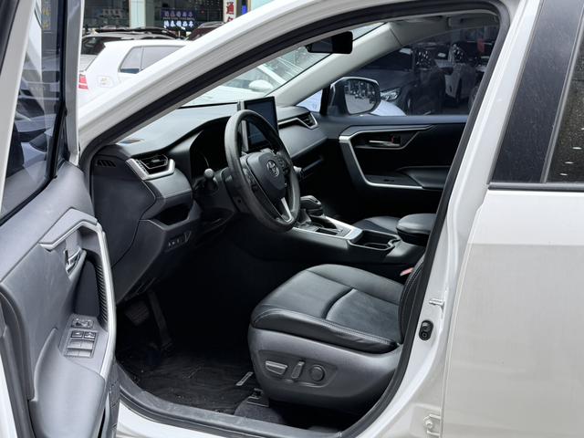 Certificated Pre-Owned RAV4 Rongfang 2021 2.0L CVT Two-Wheel Drive Fashion Edition - u17393475