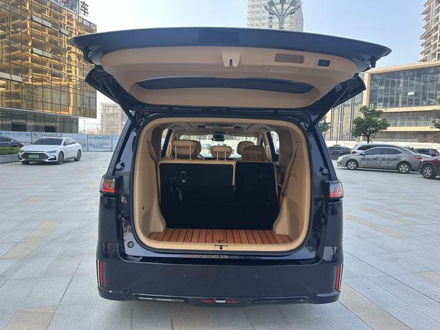 Certificated Pre-Owned VOYAH Dreamer PHEV 2024 Ultra-Long Range Flagship Edition -u22443242