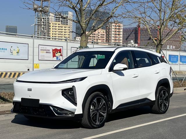 Certificated Pre-Owned Geely Galaxy L7 2025 1.5L EM-i 115km Exploration Edition -u22385187