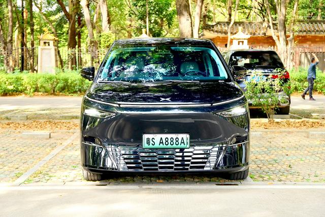 Certificated Pre-Owned XPENG X9 2024 702 Ultra Long Range Max-u22131196