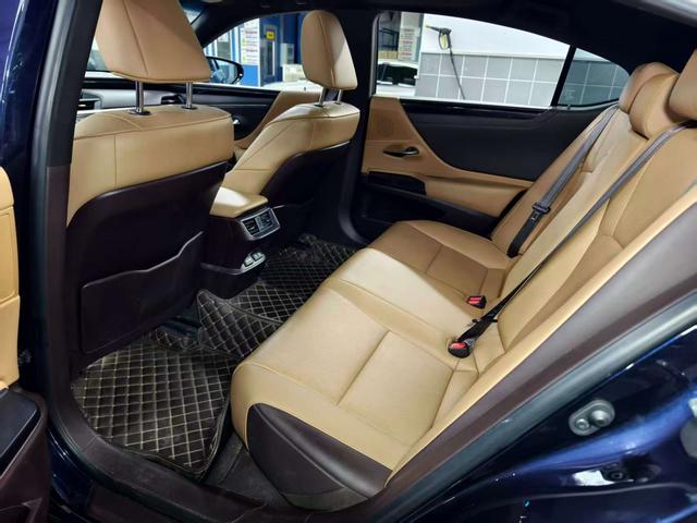 Certificated Pre-Owned Lexus ES 2020 Model 200 Excellence Edition China VI - u22060007