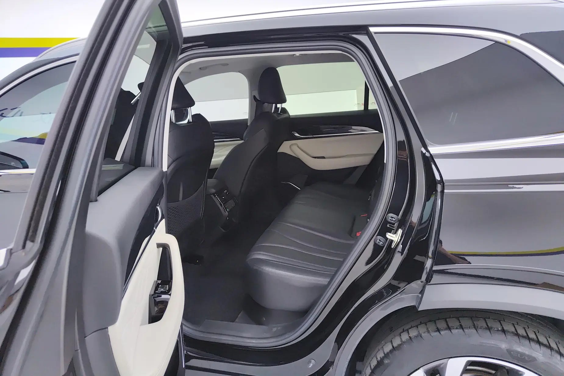 Certificated Pre-Owned Geely Xingyue L 2024 2.0TD High-power Automatic Two-wheel Drive Sky Edition - u22554360