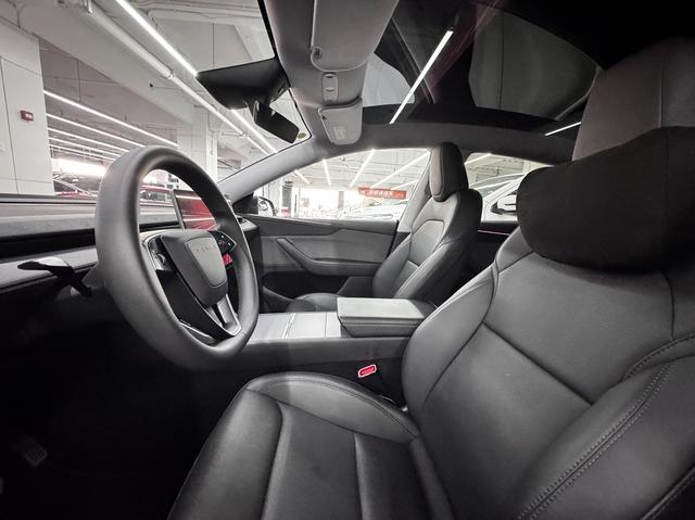 Pre-Owned Tesla Model Y 2025 Rear-Wheel Drive First Edition