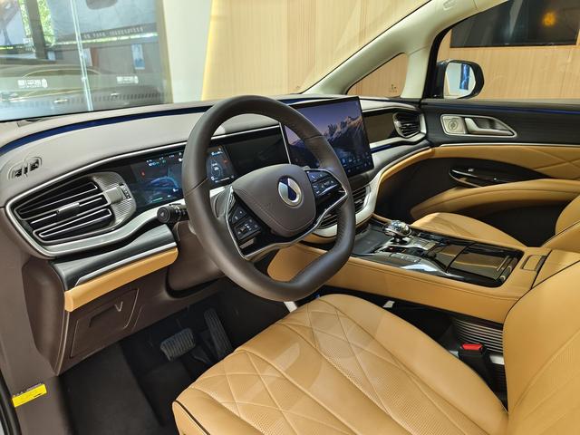 Certificated Pre-Owned Denza D9 DM 2024 Edition 980 4WD Flagship Model -u21888201