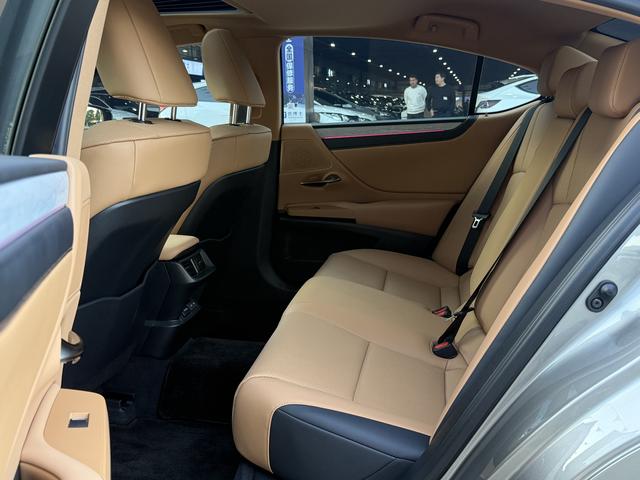 Certificated Pre-Owned Lexus ES 2025 Model 200 Premium Edition - u22433072