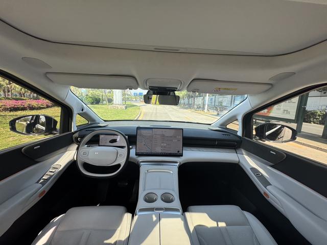 Certificated Pre-Owned XPENG X9 2024 702 Ultra Long Range Max-u21772463