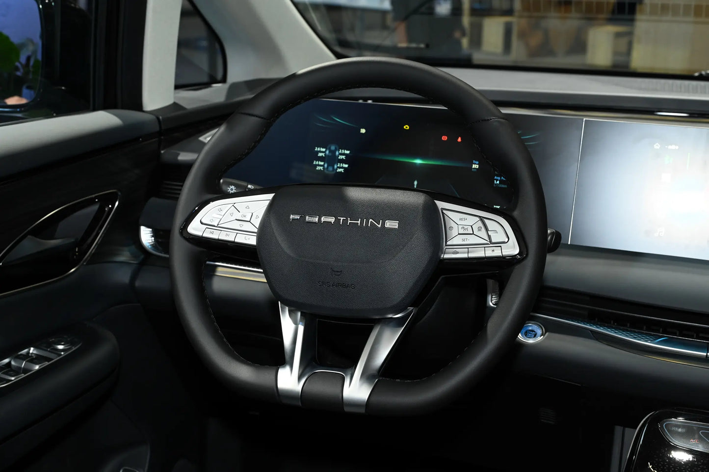 Dongfeng Forthing Wind Planet Ocean V9 -Hybrid PHEV