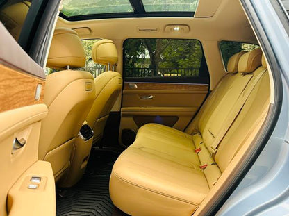 Pre - Owned 2024 AITO M7 Plus Five - seat Rear - wheel Drive Edition