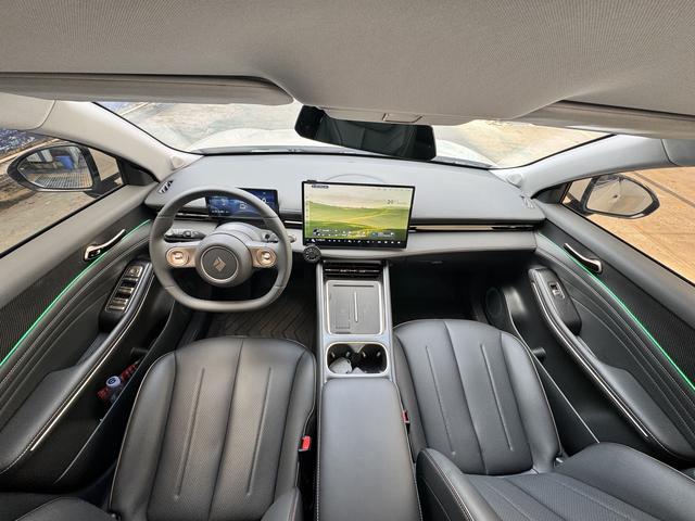 Certificated Pre-Owned Baojun Yunhai PHEV 2026 Edition 140km Standard Version