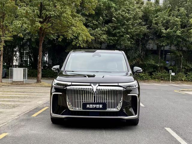 Certificated Pre-Owned VOYAH Dreamer PHEV 2025 4WD Flagship Kunpeng Edition -u22538178