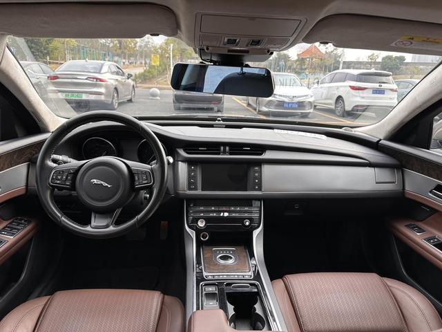 Certificated Pre-Owned Jaguar XFL 2017 XFL 2.0T 240PS Luxury Edition - u22717218