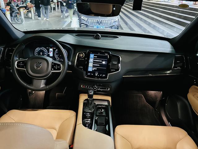 Certificated Pre-Owned Volvo XC90 2018 T6 Inscription 7-Seater - u22430803