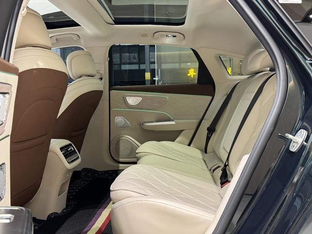 Certificated Pre-Owned Fengyun A9L 2025 4WD High-Energy Peak Edition -u22511467