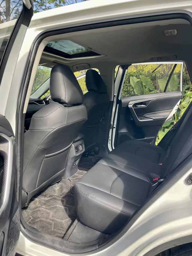 Certificated Pre-Owned RAV4 Rongfang 2021 2.0L CVT Two-Wheel Drive Fashion Edition - u22072343