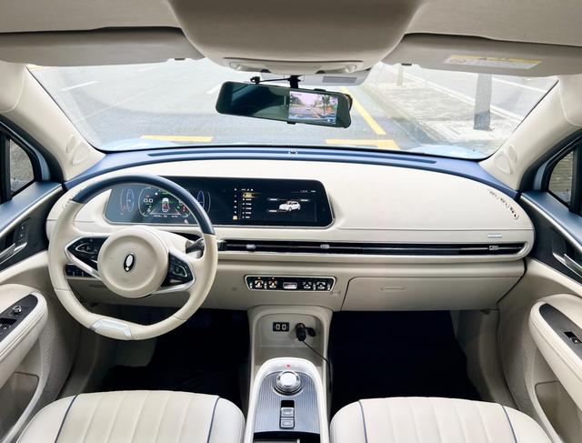 Certificated Pre-Owned Ora Good Cat 2022 Morandi Edition 400km Standard Range Luxury Model Lithium Iron Phosphate