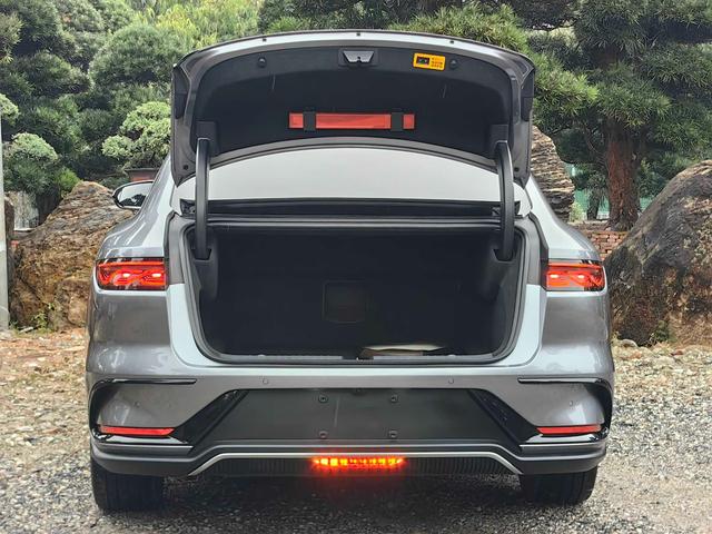 Certificated Pre-Owned BYD Han DM 2022 DM-i 121KM Honor Edition -u22627012