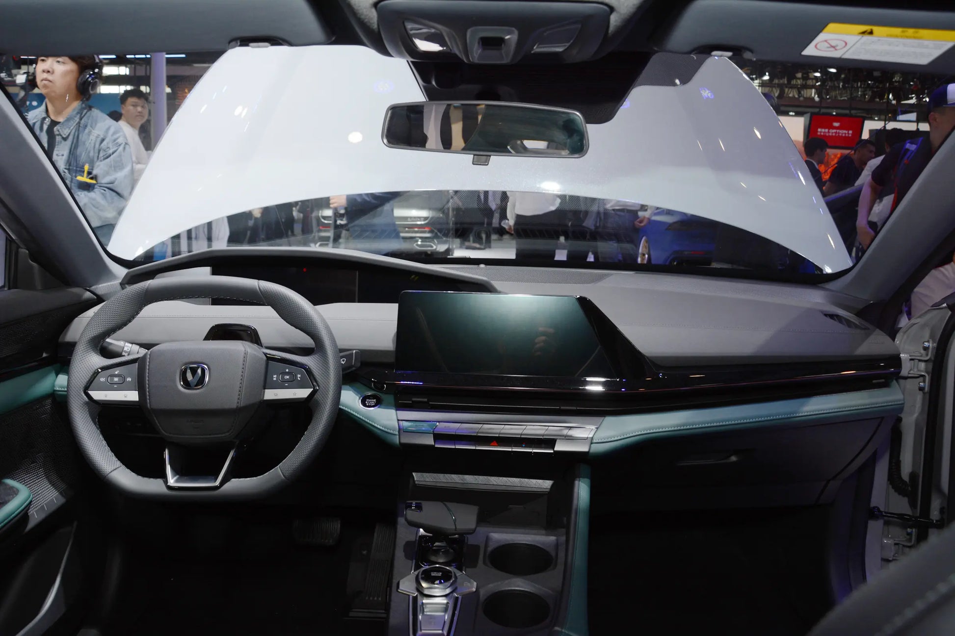 Changan UNI-V Zhidian iDD -Hybrid PHEV