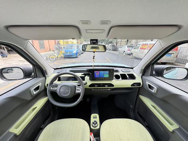 Certificated Pre-Owned Geely Panda 2023 120km Panda Mini Super Cute Bear