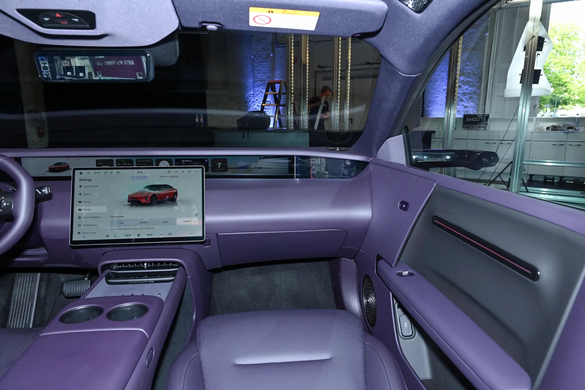 AVATR 06-Hybrid REEV