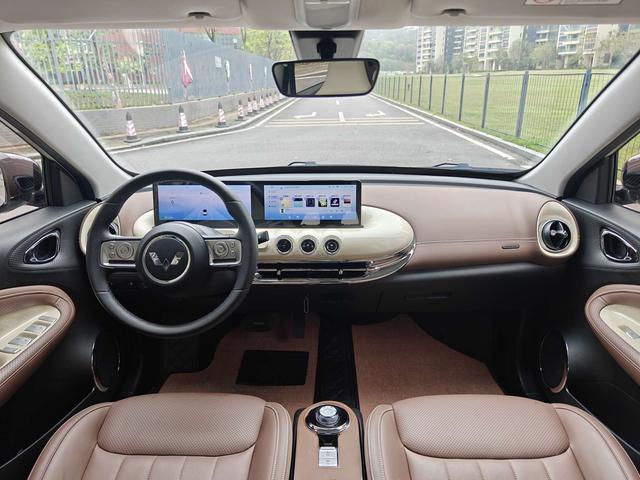 Pre-Owned Wuling Bingguo 2023 Model 333KM Lingxi Internet + Edition