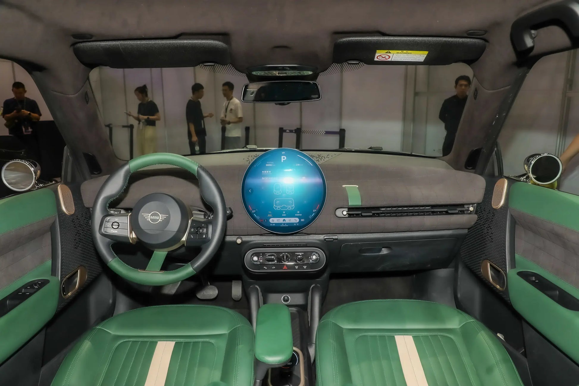 Spotlight Electric MINI COOPER