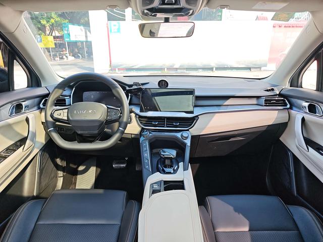 Certificated Pre-Owned Lynk & Co 06 EM-P 2020 Plus