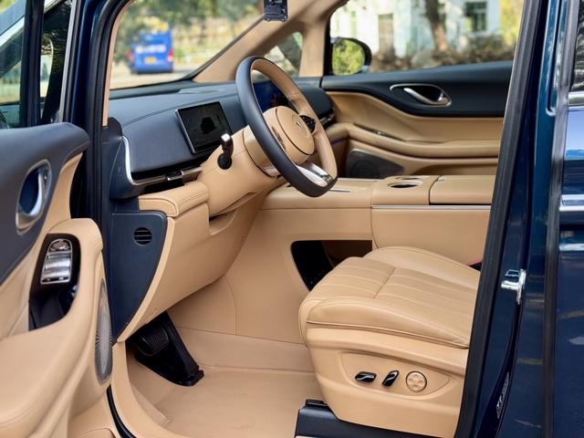 Certificated Pre-Owned VOYAH Dreamer PHEV 2025 4WD Flagship Qiankun Edition -u22500284
