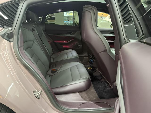 Certificated Pre-Owned Porsche Taycan 2022 Refreshed Taycan -u22589411