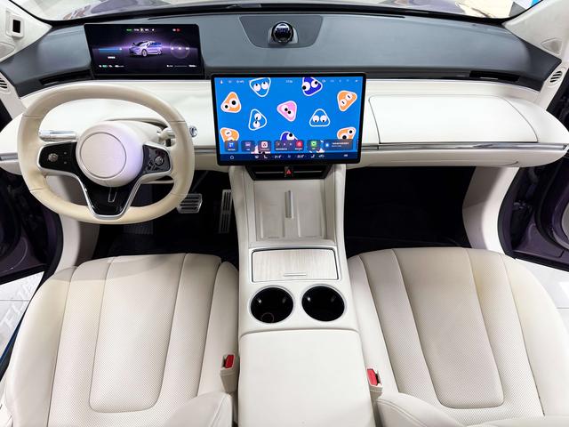 Certificated Pre-Owned Zhijie R7 2024 All-Electric 82kWh Max Rear-Wheel Drive Version -u22090187