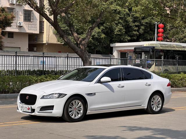 Certificated Pre-Owned Jaguar XFL 2017 XFL 2.0T 240PS Luxury Edition - u22717218
