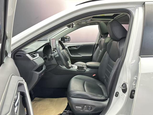 Certificated Pre-Owned RAV4 Rongfang 2021 2.0L CVT Two-Wheel Drive Fashion Edition - u22185709