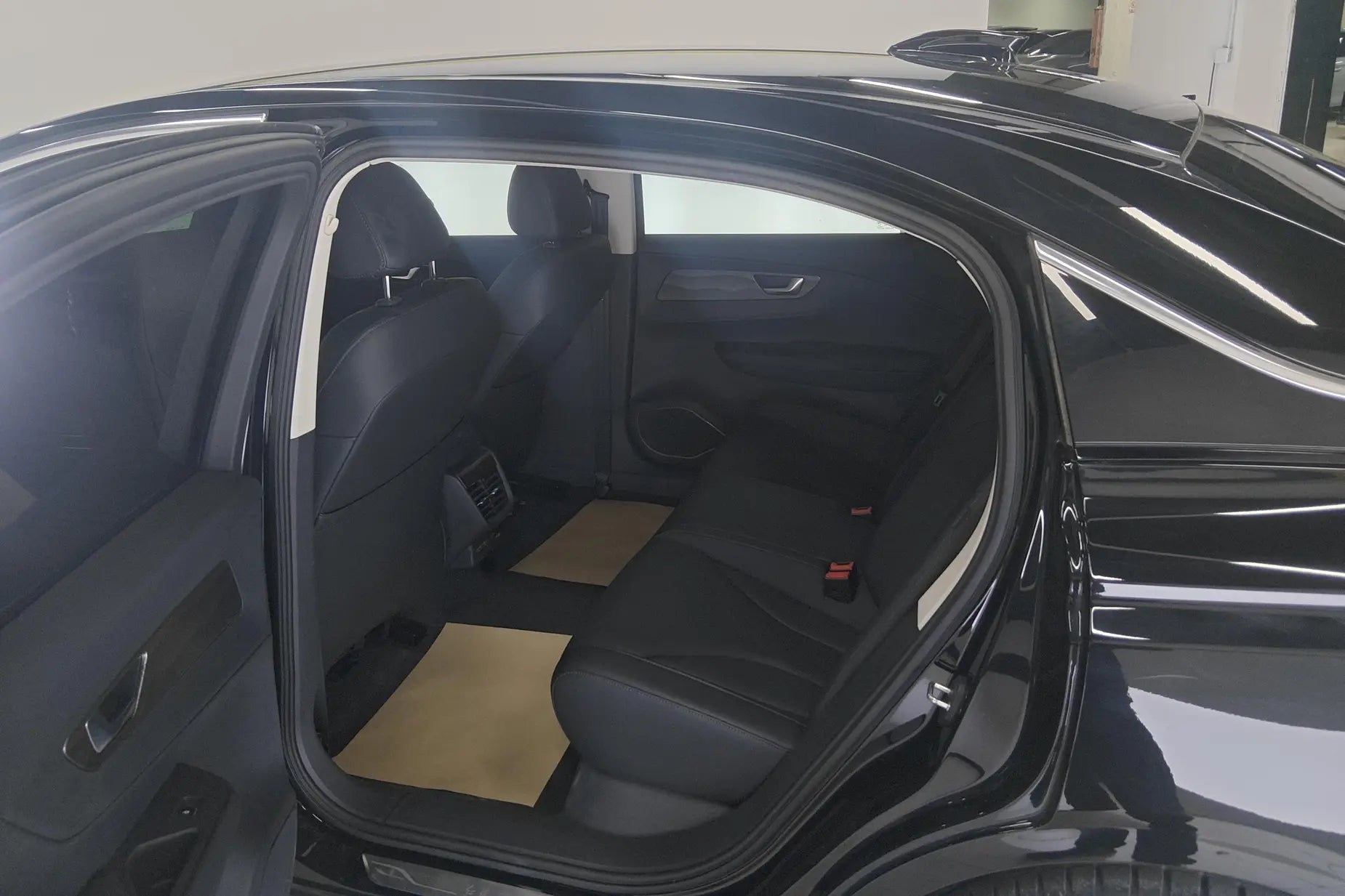 Certificated Pre-Owned Hongqi E-QM5 2022 Edition Charging 431km Enjoyment Version 5-Seater -u22568412